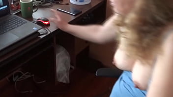 Istri Latin Matangku Suka Masturbasi Nonton Film Porno, Orgasme Intens